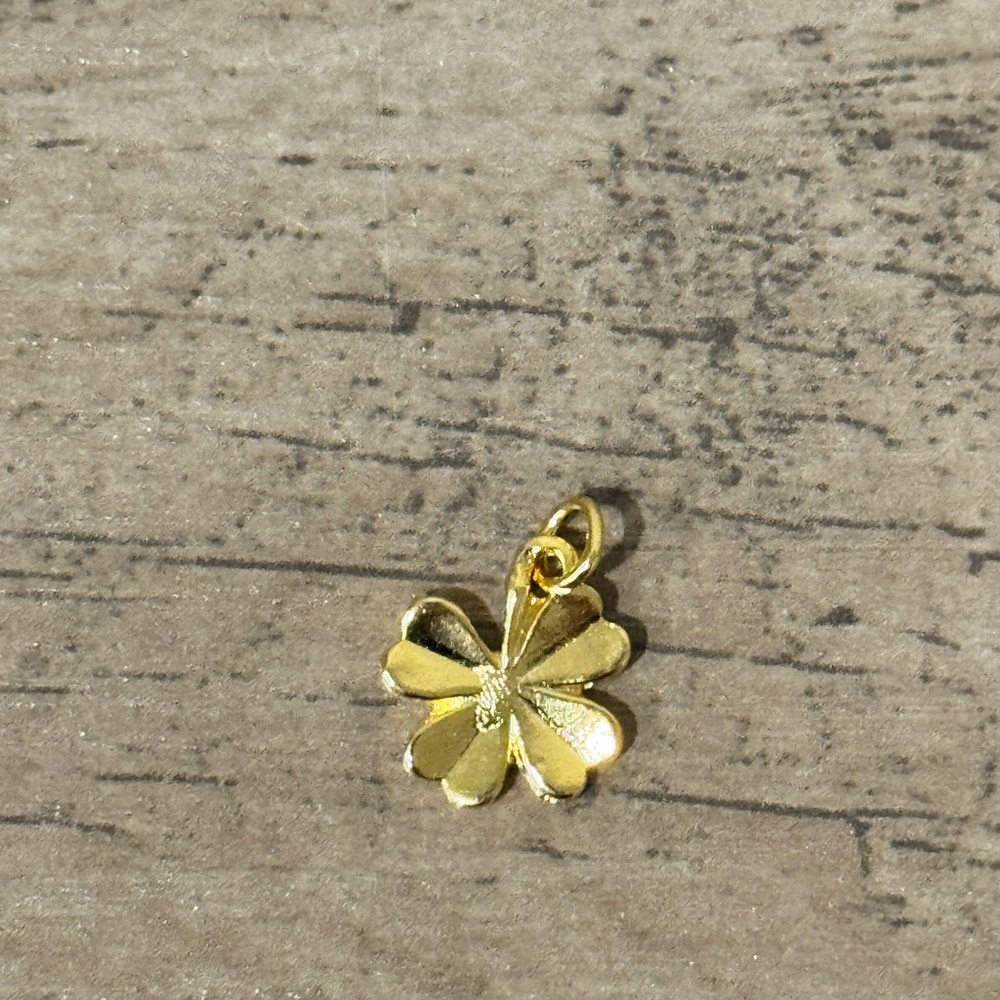 Handmade Chain Bracelet with Vintage Four Leaf Clover Charm - Picture 5 of 9